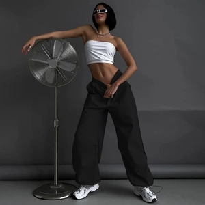 Pantaloni cargo da donna a vita alta stile retrò streetwear neri con taglio ampio
