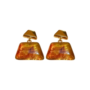 Vintage trapezoid resin earrings with golden metal studs in amber tortoiseshell style