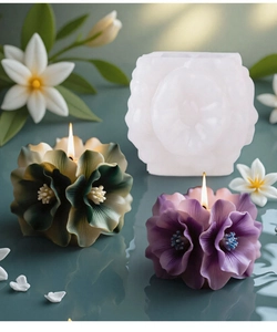 Detalle macro del molde de silicona de hortensia cuadrada con textura floral para velas DIY