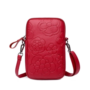 Mini sac bandoulière rouge en similicuir avec fleurs gaufrées et bandoulière réglable
