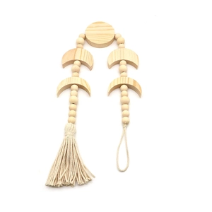 Decorazione da parete nordica fasi lunari in legno con nappe in cotone e perline
