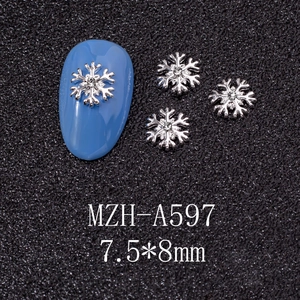 Detailed silver snowflake nail charm with center rhinestone, size 7.5x8mm, style MZH-A597