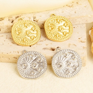 Irregular round 304 stainless steel pendants with radial patterns in gold and silver