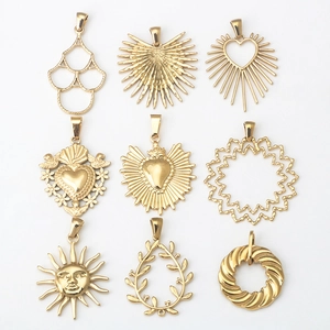 Ciondoli In Acciaio Inossidabile Dorato Sole Cuore Foglia Per Creazione Di Gioielli DIY Accessori Moda