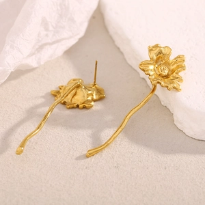 Retro 18K gold plated stainless steel floral earrings with artistic flowing plant design