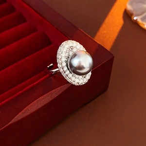 Elegant adjustable open ring with silver grey pearl and zircon pavé setting