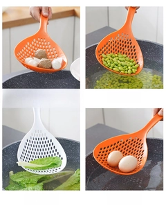 Versatile long-handle kitchen colander for draining meat, vegetables and eggs easily