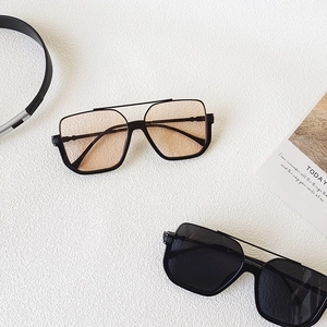Vintage oversized double bridge square sunglasses in black and tea lens colors