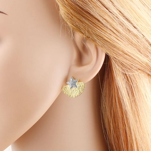 Retro two-tone fan-shaped earrings with gold plating and cubic zirconia star studs