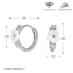 Detailed view of silver flower earrings with 5A cubic zirconia and precise measurements