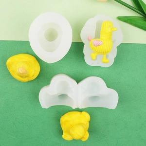 Detailed 3D silicone mold for DIY duck-shaped candles, soap, and cake decorations