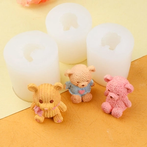 Detailed 3D sitting bear silicone mold with intricate knit texture for DIY aroma candles