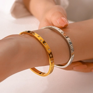 Starburst Engraved Bangle Bracelet Stainless Steel With Zirconia Inlaid 18K Gold Plated Minimalist Luxury Women Jewelry