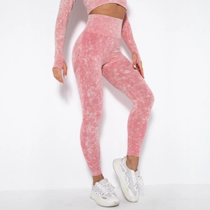 Pink acid wash seamless yoga set with long sleeve crop top and high waist leggings