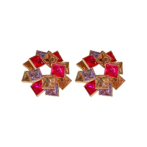 Boucles d'oreilles carrées multicouches vintage avec strass colorés et design floral doré