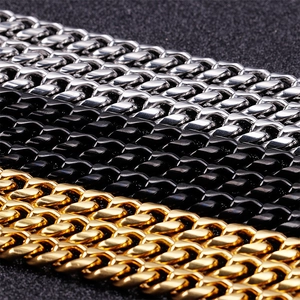 Catene cubane da uomo in acciaio inossidabile argento nero e oro in mostra elegante