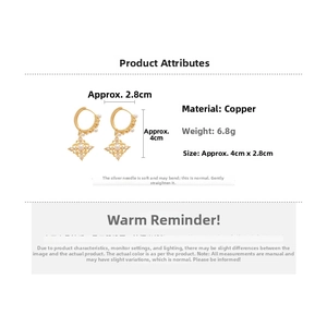 Detailed infographic showing 4cm gold earrings with pearls and dimensions of the jewelry