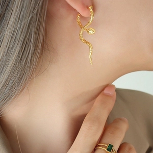 Boucles D'oreilles Créoles En Forme De Serpent Acier Inoxydable Plaqué Or 18K Design Animal Style Luxe Pour Femmes