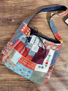 Retro bohemian patchwork crossbody bag with geometric patterns and large capacity