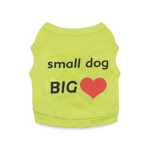 Gilet vert pour petits chiens avec imprimé noir small dog BIG et motif de cœur rouge