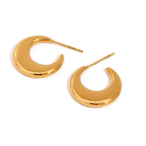 Chic 18K gold-plated stainless steel crescent moon stud earrings with a glossy finish