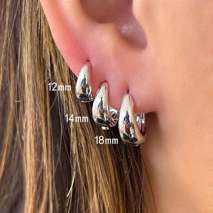 Trois tailles de boucles d'oreilles créoles en acier inoxydable 12mm 14mm 18mm