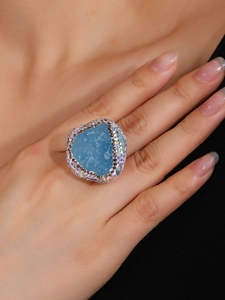 Bague réglable en cristal druzy naturel avec strass colorés pour femmes au style audacieux