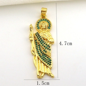 Detailed view of Saint Jude pendant in gold with green zircon and 4.7cm height markings