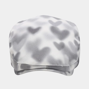 Casquette élégante à motif cœur tie-dye en tissu sergé gris et blanc raffiné