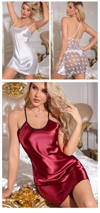 Détail de nuisette en satin avec dos en maille à motif cœur et texture soyeuse