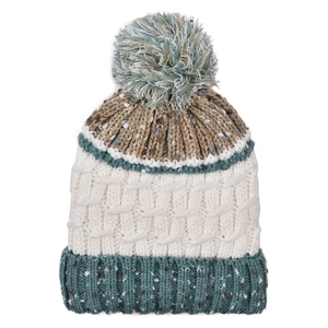 Détail de la maille et des pompons colorés sur un bonnet d'hiver doublé polaire