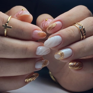 Elegant French Style Press On Nails With 3D Floral Gold Foil Shell Texture Pink Milky White Gold Painted Fake Nail Tips