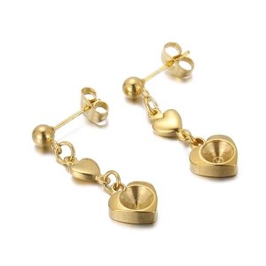 Eleganti orecchini a nappa a cuore placcati in oro 18 carati con ciondoli per donna
