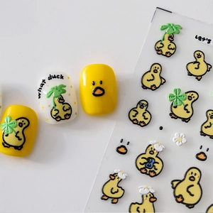Stickers ongles 3D petit canard avec motifs jaunes mignons et accents floraux