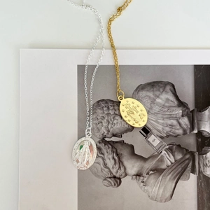 Religious 925 sterling silver Miraculous Medal necklace in gold and silver finishes