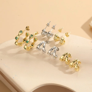 Orecchini In Rame Forma C Placcati Oro 14K Zircone Geometrico Metallo Liquido Ondulato Per Donne