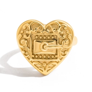 Retro 18K gold heart ring with belt buckle design and vintage floral engravings
