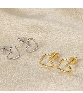 Detail view of gold and silver S925 heart earrings featuring a 925 authenticity stamp
