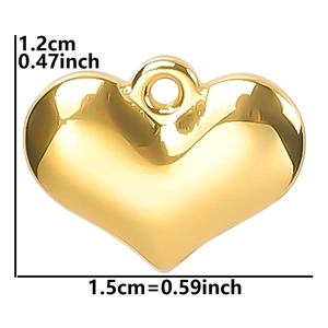 Golden heart pendant dimensions showing 1.5cm width and 1.2cm height measurement details