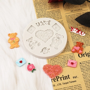 Cartoon bear and heart silicone mold for DIY resin crafts and chocolate baking