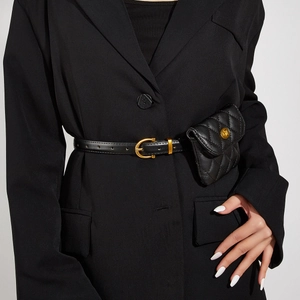Cintura da Donna in Ecopelle Con Mini Borsa Trapuntata Fibbia ad Ardiglione Oro Marsupio Decorativo per Jeans Nero