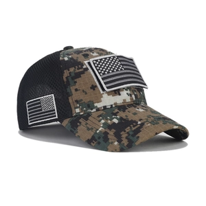 Tactical Baseball Cap im Digital-Camo mit USA-Flaggen-Patch und atmungsaktivem Mesh