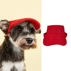 Cappello parasole in rete rossa per cani con fori per le orecchie e cinturino regolabile