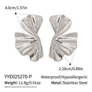 Silver ginkgo leaf earrings size 4.0x2.26cm in hypoallergenic stainless steel details