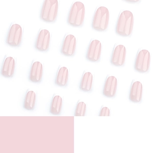 Faux ongles courts carrés French manucure classique rose nude avec pointes blanches