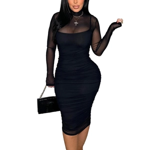 Robe moulante noire sexy en tulle à manches longues avec détails froncés et débardeur