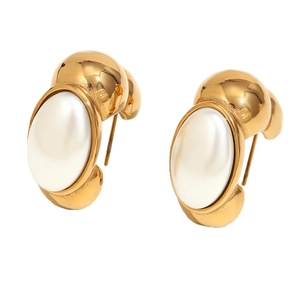 Boucles d'oreilles créoles en acier plaqué or 18K avec perles ovales blanches