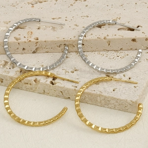 Minimalist 304 stainless steel hoop earrings with hammered metal texture in gold and silver