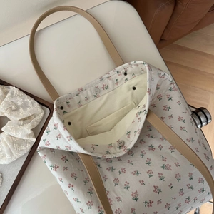 Sac fourre-tout en toile à fleurs avec poignées en cuir et fermeture magnétique chic
