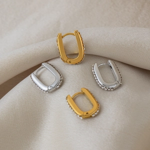 Orecchini a cerchio geometrici a U minimalisti con piccoli diamanti in oro e argento
